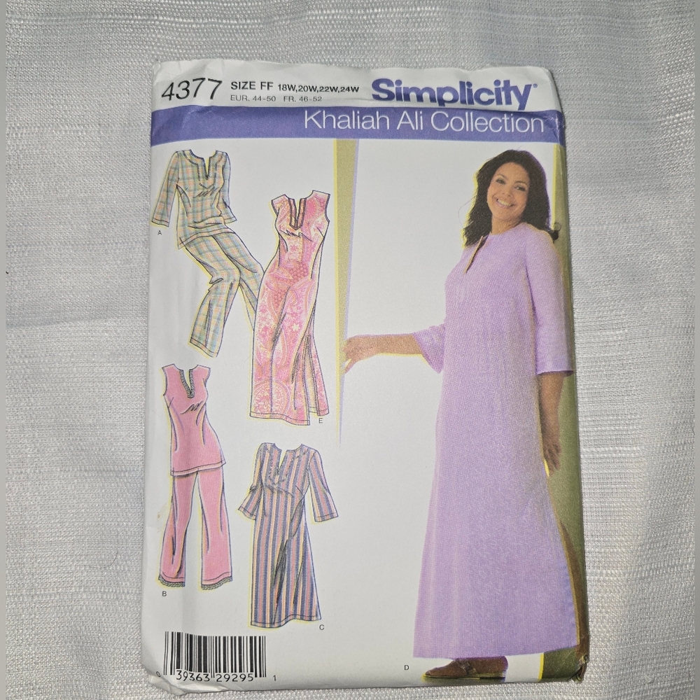 Simplicity Khaliah Ali Collection Pattern 4377FF Size 18W-24W Plus Size UNCUT